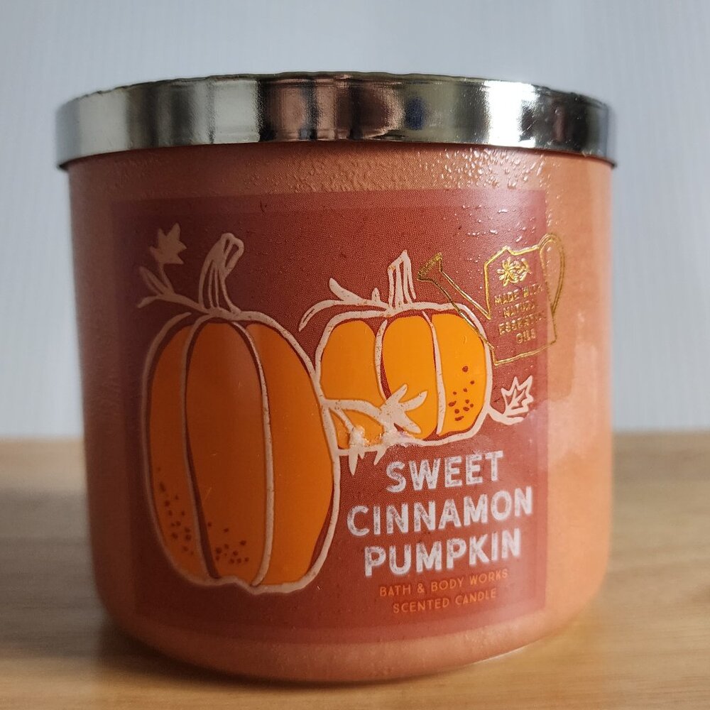 NWT Bath and Body Works, 3-Wick Candle, Sweet Cinnamon Pumpkin